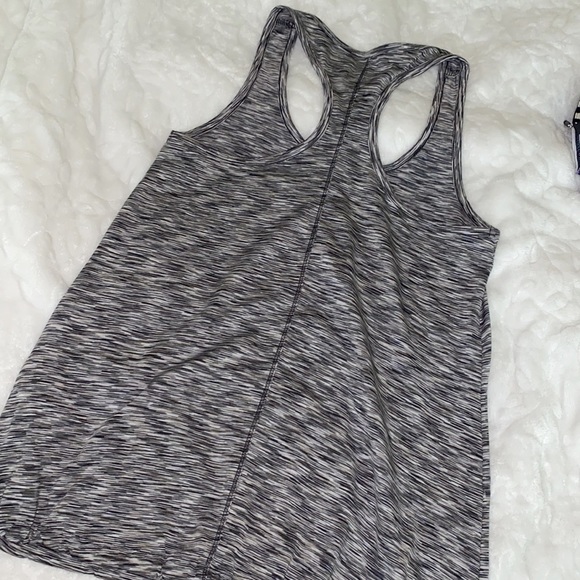 Joe Fresh Exercise Top Size XS - Picture 3 of 3